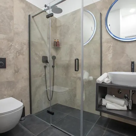Park Luxury 2 Гостьовий будинок
